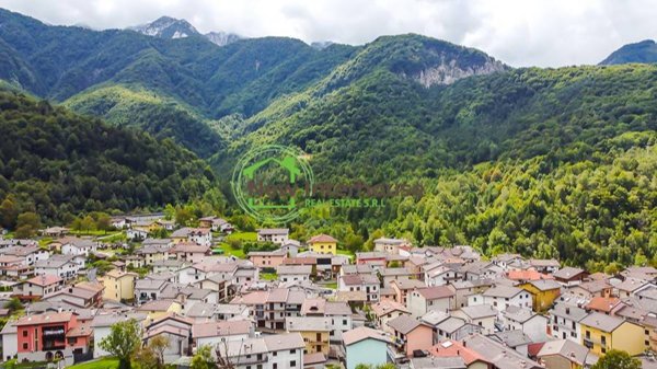 casa indipendente in vendita a Resia in zona Oseacco