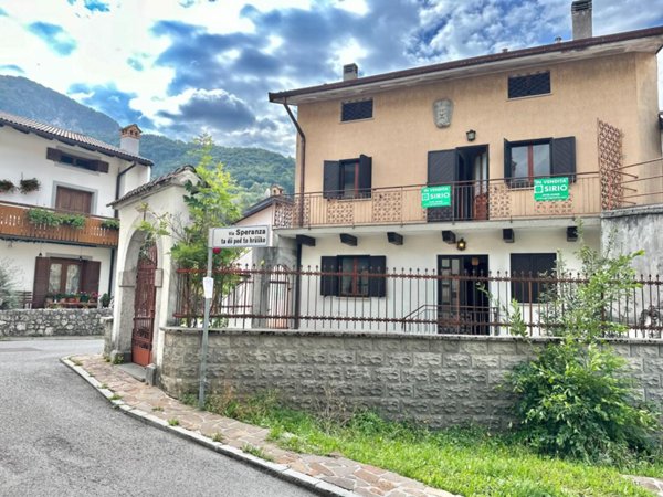 casa indipendente in vendita a Resia