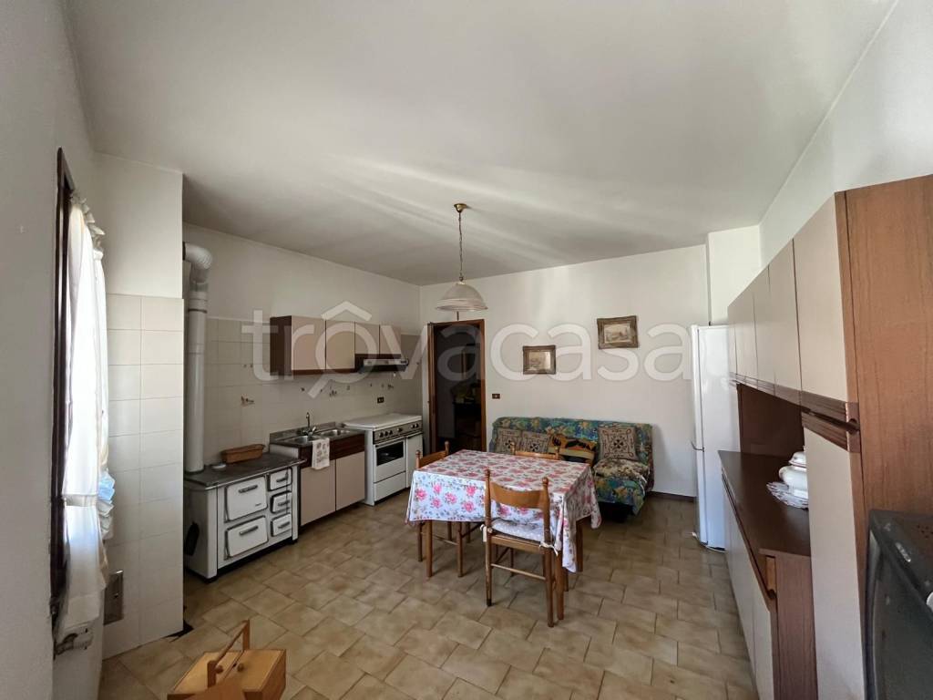 appartamento in vendita a Resiutta