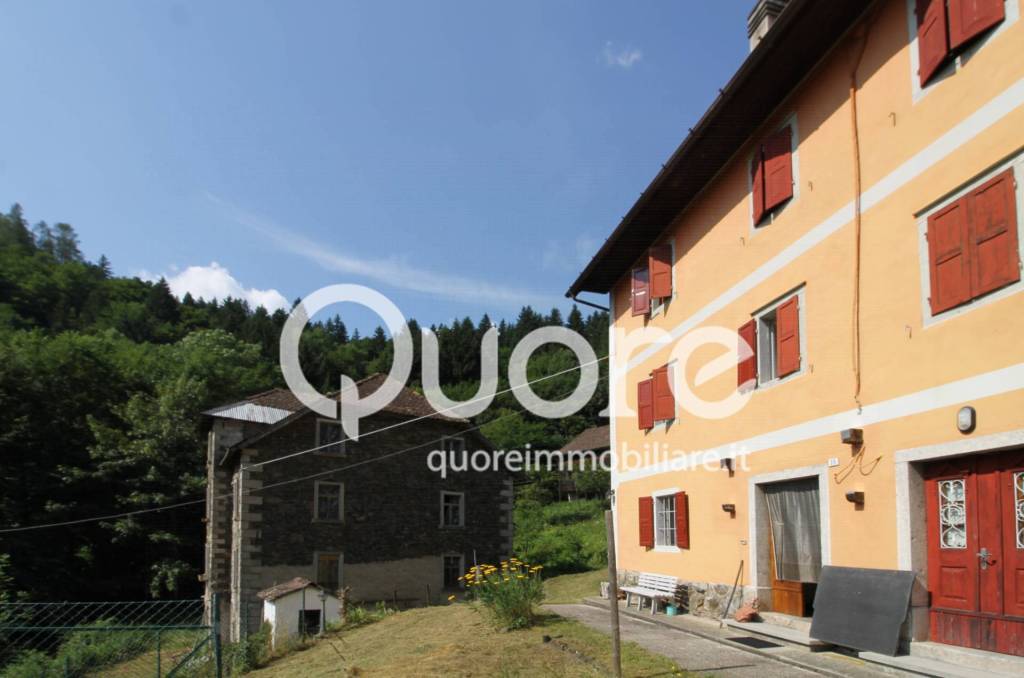 casa indipendente in vendita a Rigolato in zona Magnanins