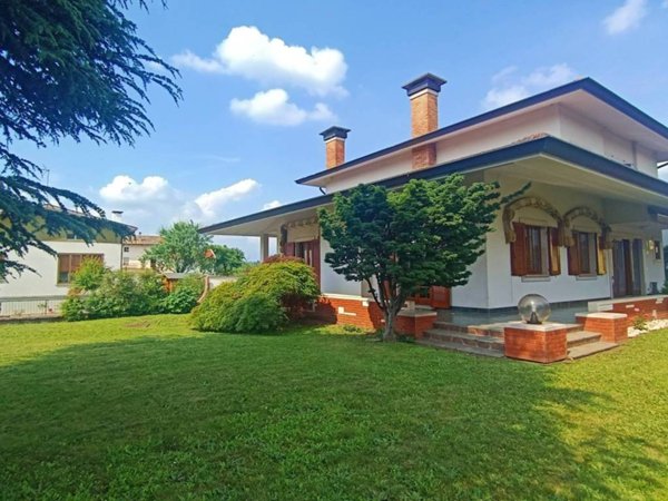 casa indipendente in vendita a Rive d'Arcano in zona Rodeano Basso