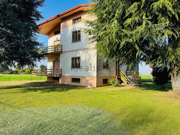 casa indipendente in vendita a Rive d'Arcano