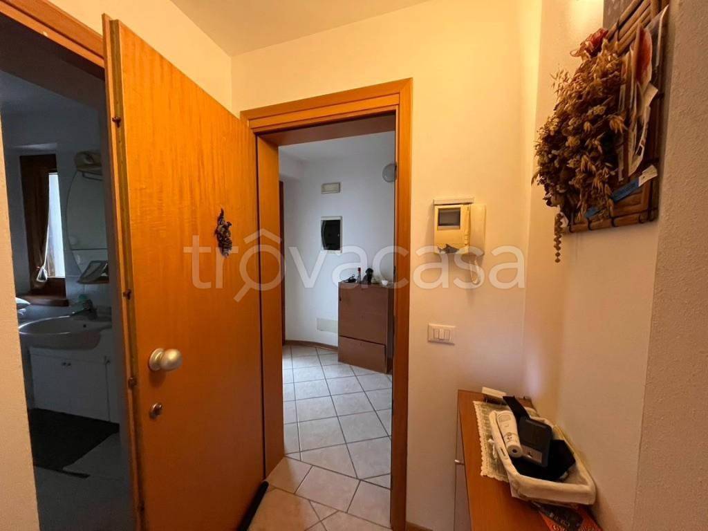 appartamento in vendita a Rive d'Arcano in zona Rodeano Basso