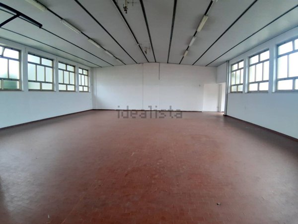 locale commerciale in vendita a Rive d'Arcano in zona Rodeano Basso