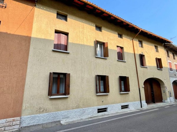 casa indipendente in vendita a Rive d'Arcano in zona Rodeano Basso