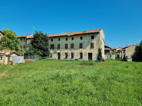 casa indipendente in vendita a Ronchis