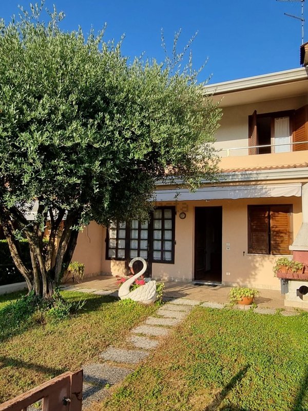 casa indipendente in vendita a Ronchis
