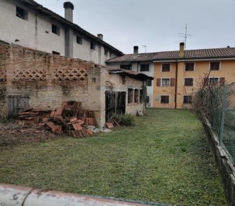 locale di sgombero in vendita a Ronchis