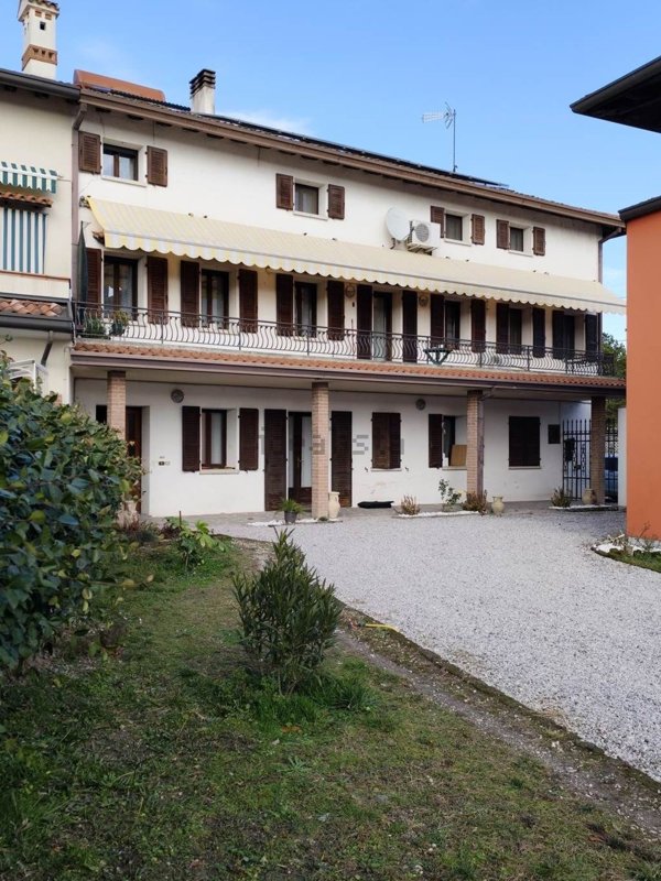 casa indipendente in vendita a Ronchis