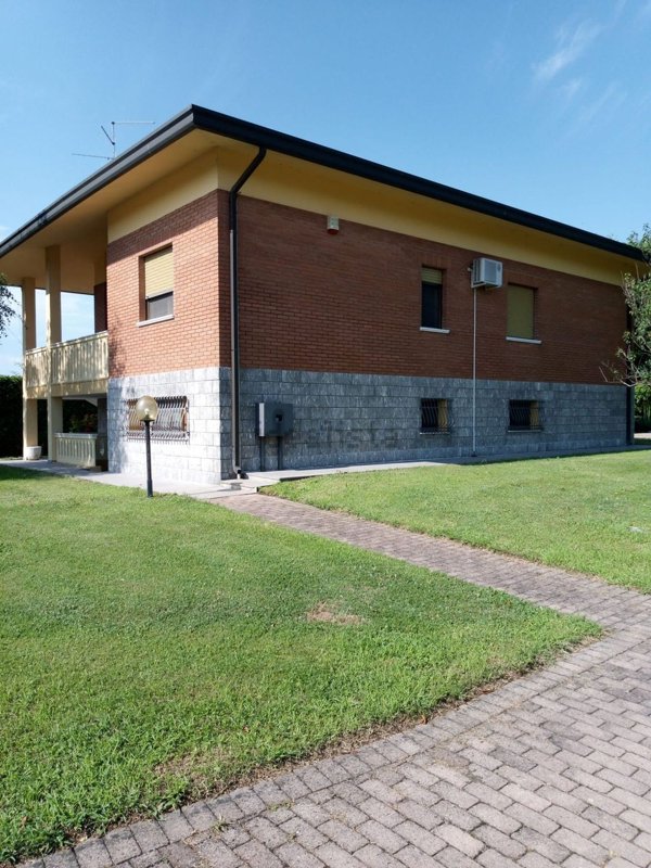 casa indipendente in vendita a Ronchis