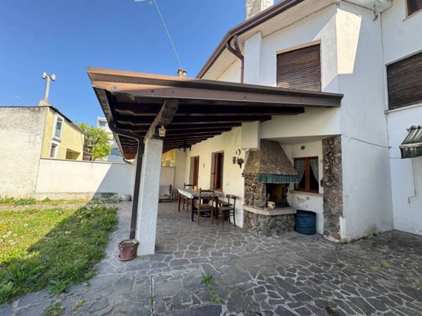 casa indipendente in vendita a Ronchis