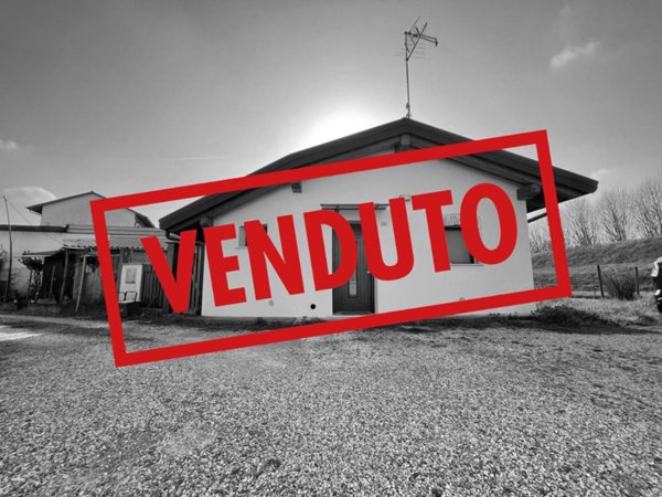 casa indipendente in vendita a Ronchis