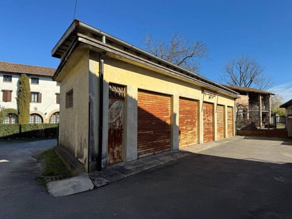 locale commerciale in vendita a Ruda