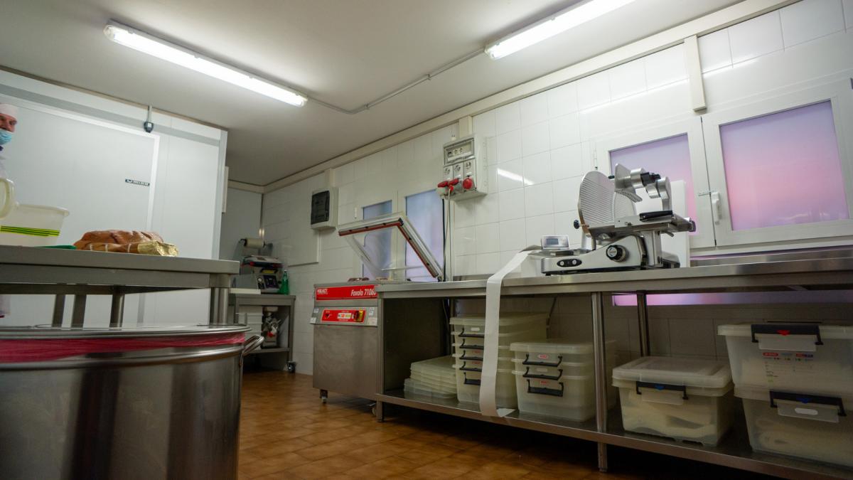 negozio in vendita a San Daniele del Friuli in zona Aonedis