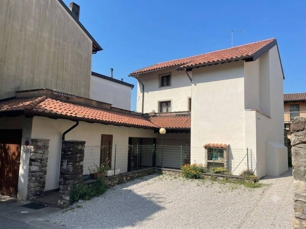 casa indipendente in vendita a San Daniele del Friuli in zona Aonedis