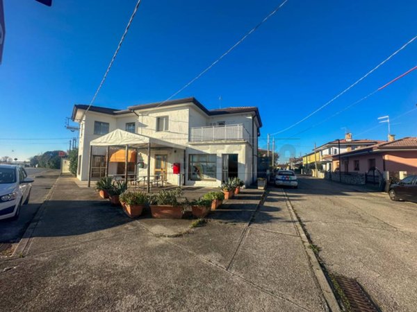 negozio in vendita a San Giorgio di Nogaro