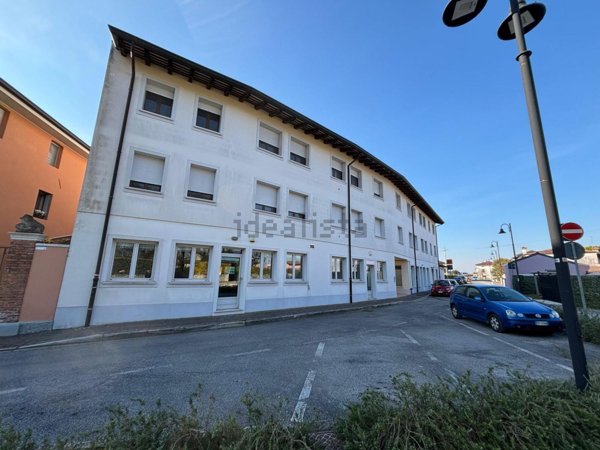 ufficio in vendita a San Giorgio di Nogaro in zona Porto Nogaro