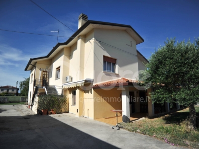 casa indipendente in vendita a San Giorgio di Nogaro