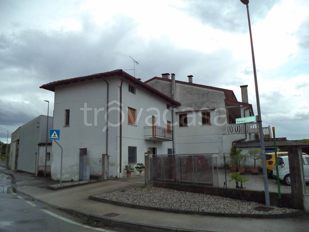 locale commerciale in vendita a San Giorgio di Nogaro
