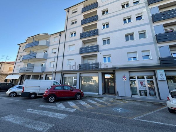 locale commerciale in vendita a San Giorgio di Nogaro