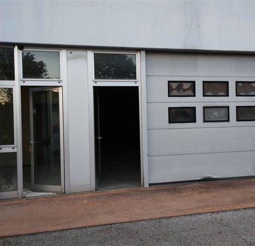locale commerciale in vendita a San Giorgio di Nogaro
