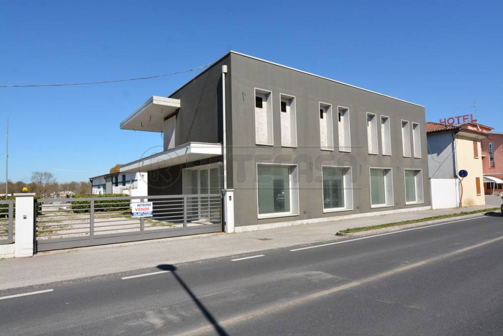 negozio in vendita a San Giorgio di Nogaro