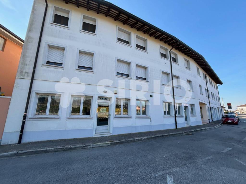 negozio in vendita a San Giorgio di Nogaro in zona Porto Nogaro