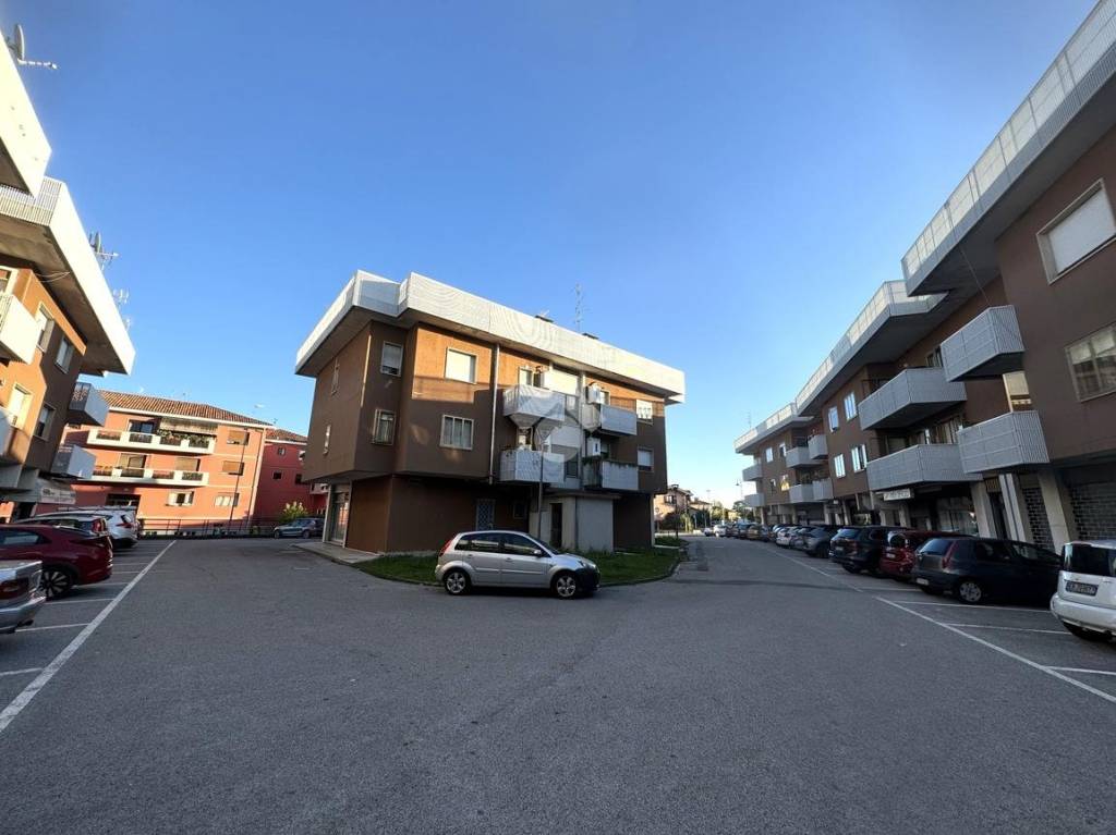 negozio in vendita a San Giovanni al Natisone