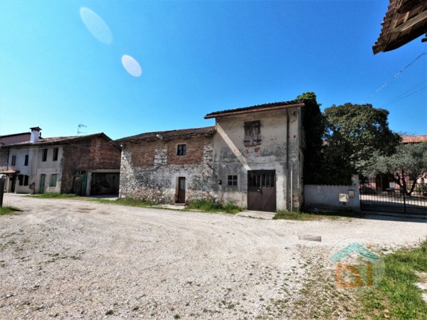 casa indipendente in vendita a San Giovanni al Natisone in zona Medeuzza