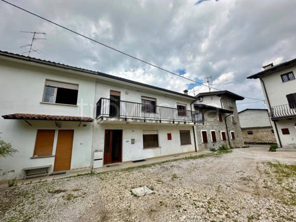 casa indipendente in vendita a San Giovanni al Natisone in zona Medeuzza