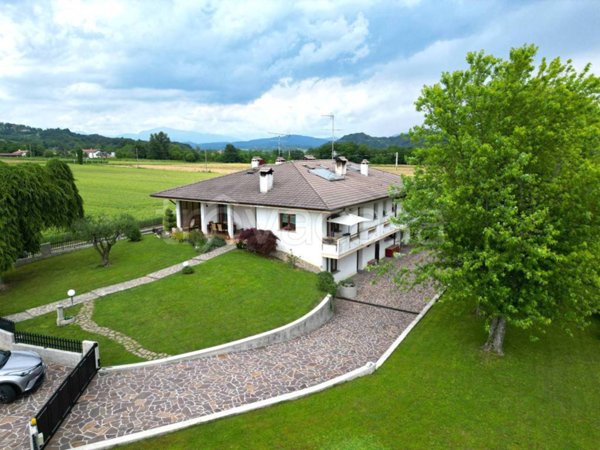 casa indipendente in vendita a San Giovanni al Natisone in zona Dolegnano