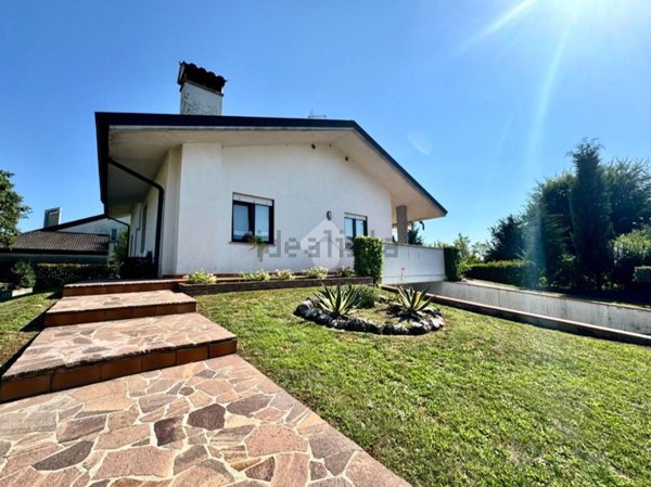 casa indipendente in vendita a San Giovanni al Natisone