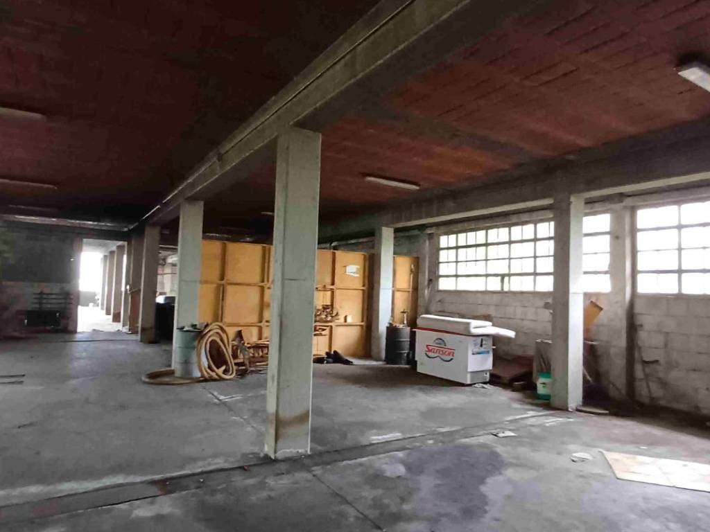 locale commerciale in vendita a San Giovanni al Natisone