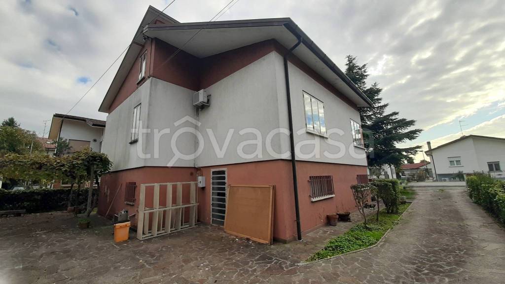 casa indipendente in vendita a San Giovanni al Natisone