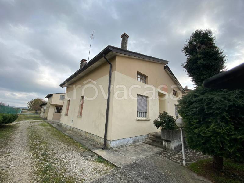 casa indipendente in vendita a San Giovanni al Natisone in zona Dolegnano