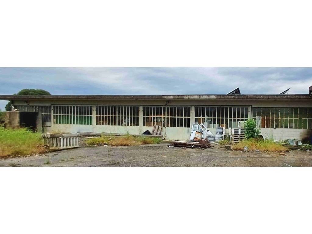 locale commerciale in vendita a San Giovanni al Natisone