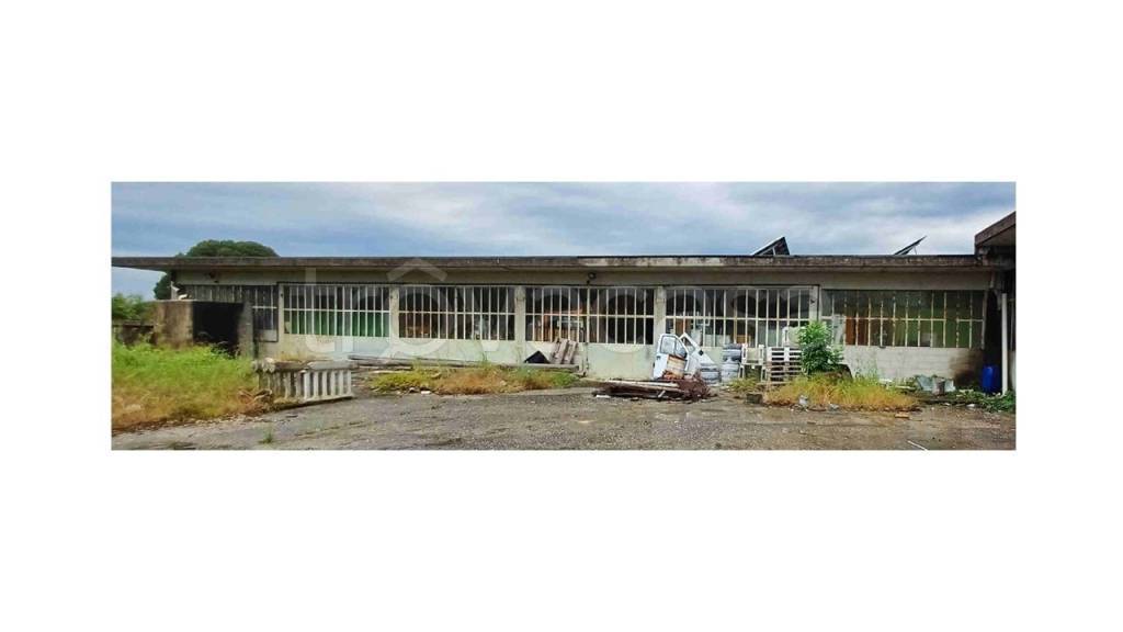 locale commerciale in vendita a San Giovanni al Natisone in zona Bolzano