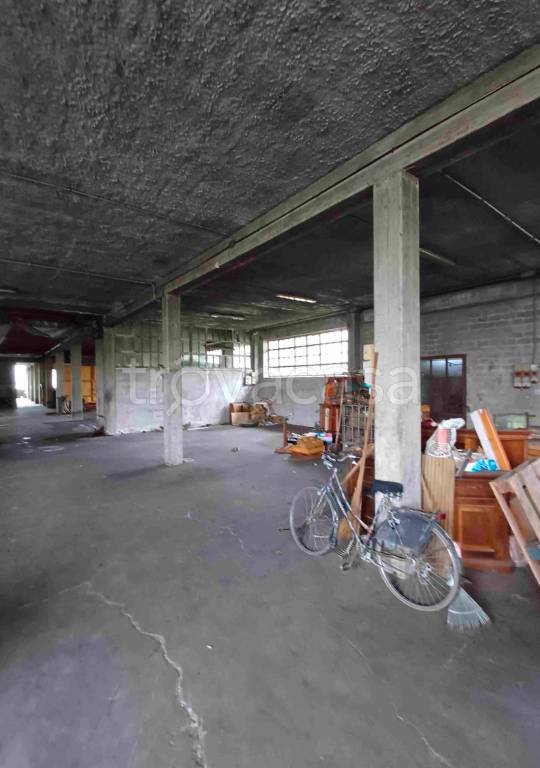 locale commerciale in vendita a San Giovanni al Natisone in zona Bolzano