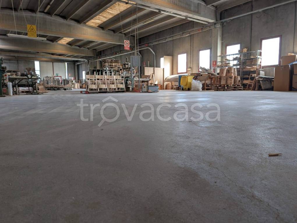 locale commerciale in vendita a San Giovanni al Natisone