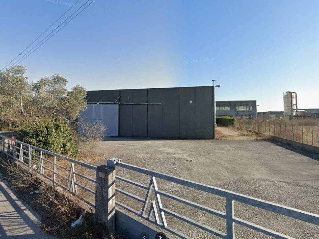 locale commerciale in vendita a San Giovanni al Natisone