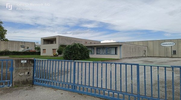 capannone in vendita a San Giovanni al Natisone in zona Bolzano