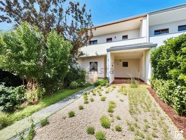 casa indipendente in vendita a San Giovanni al Natisone in zona Medeuzza