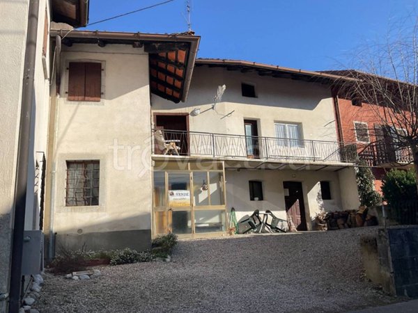 casa indipendente in vendita a San Leonardo