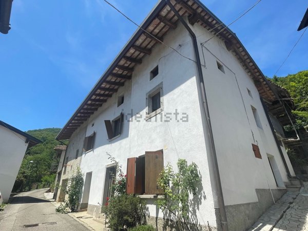 casa indipendente in vendita a San Leonardo