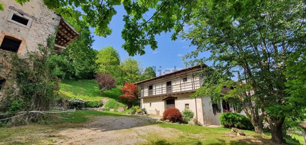 casa indipendente in vendita a San Leonardo