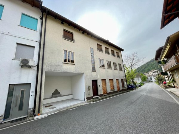 casa indipendente in vendita a San Leonardo