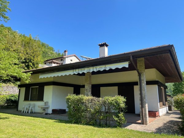 casa indipendente in vendita a San Leonardo