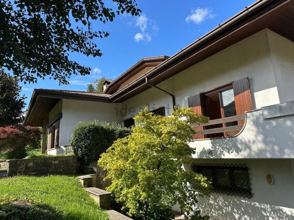 casa indipendente in vendita a San Leonardo