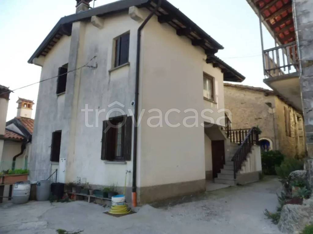 casa indipendente in vendita a San Leonardo