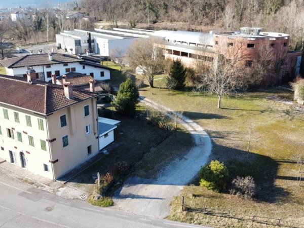 casa indipendente in vendita a San Leonardo